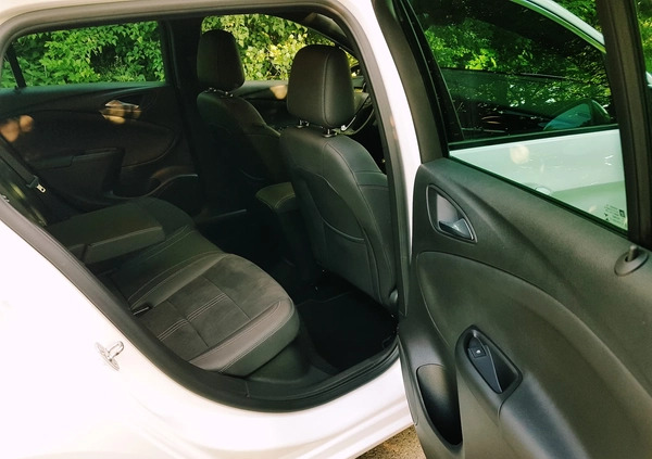 Opel Astra cena 46700 przebieg: 168300, rok produkcji 2019 z Bochnia małe 436